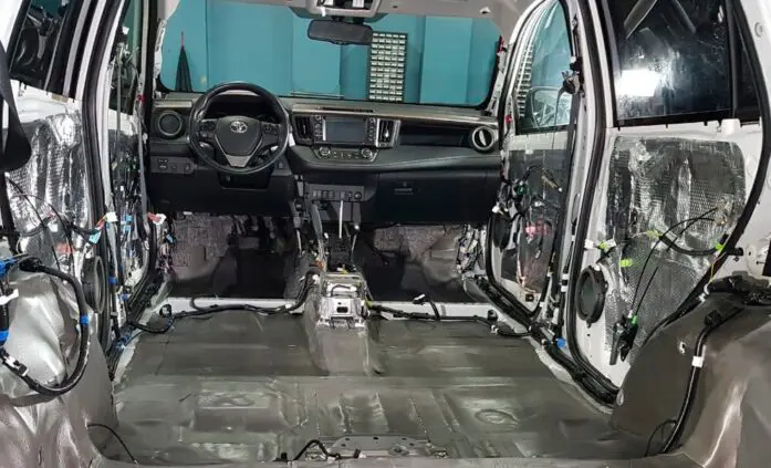 تعویض عایق خودرو