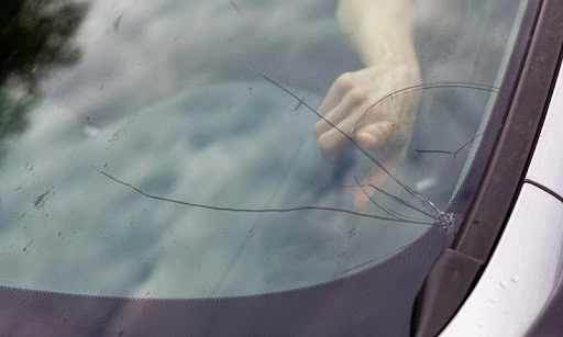 تعمیر ترک شیشه خودرو