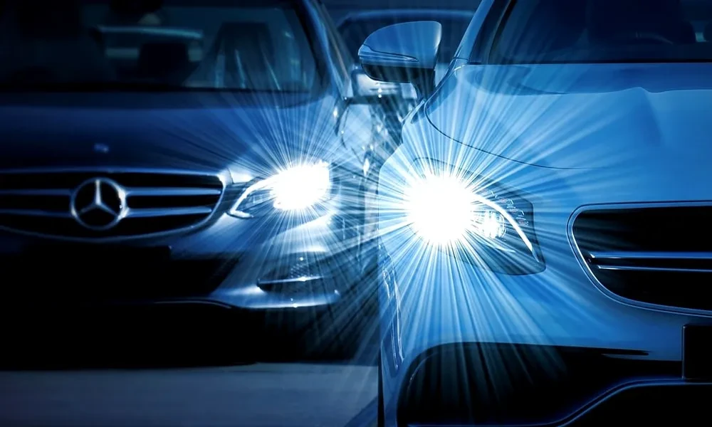 کم شدن نور چراغ های خودرو