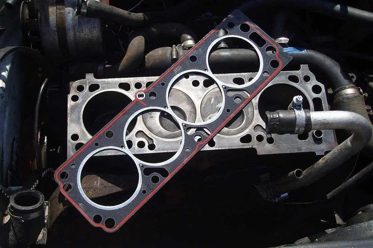 دود سفید اگزوز